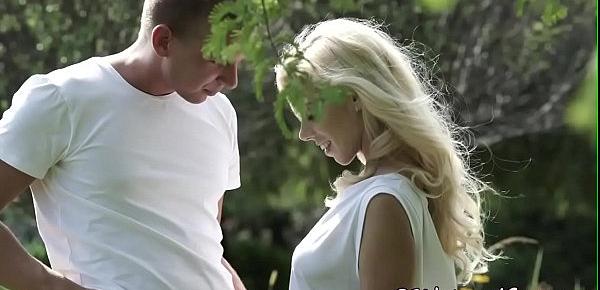  Euro model banged by lover in outdoor action